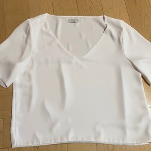 Short sleeve white top